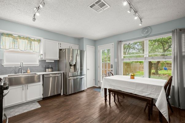 Dining room, Interior, Kitchen, Stainless Steel Appliances, Wood Texture Flooring
