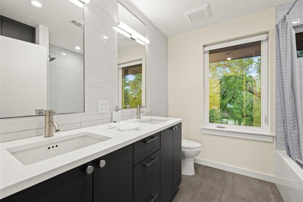 Bathroom, Dual Sink Vanities, Interior, Recessed Lighting