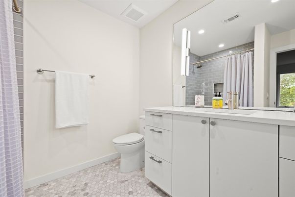 Bathroom, Interior, Recessed Lighting