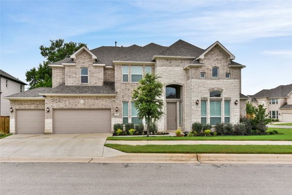 Attached, Exterior, Facade, Brick Traditional