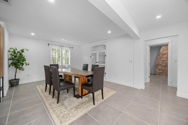 Dining room, Interior, Recessed Lighting