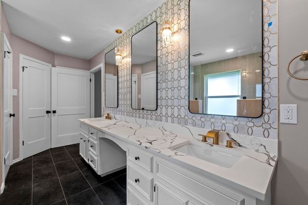 Bathroom, Dual Sink Vanities, Interior, Recessed Lighting