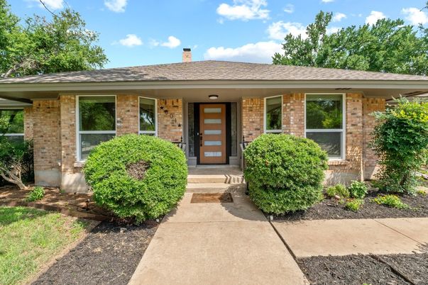 Exterior, Facade, Brick Facade, Ranch