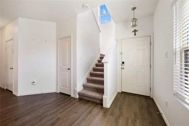 Interior, Pendant Lights, Wood Texture Flooring