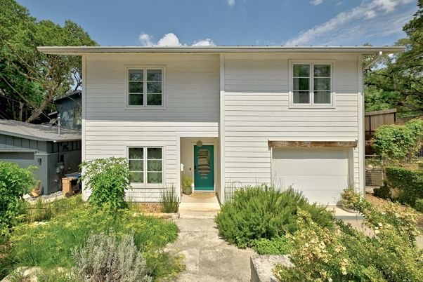 Attached, Exterior, Facade, Raised Ranch