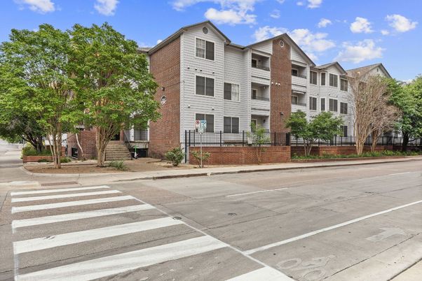 Exterior, Facade, Brick Facade, Rowhouse