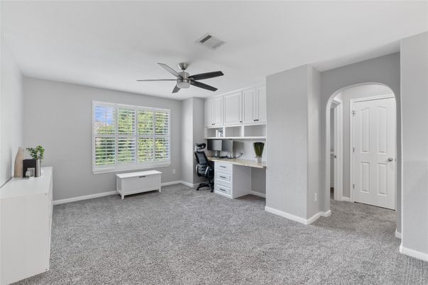 Home Office, Interior