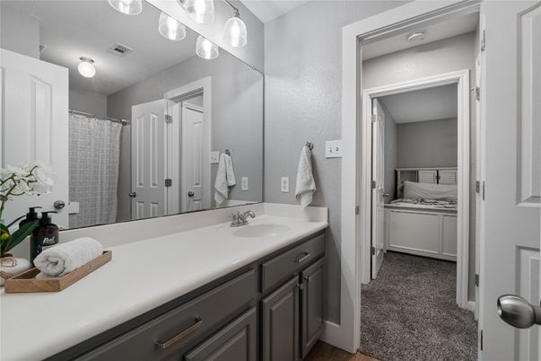 Bathroom, Dual Sink Vanities, Interior