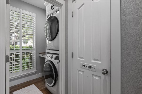 Interior, Utility Closets, Washer, Wood Texture Flooring