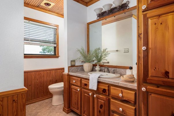 Bathroom, Interior, Tile Countertops