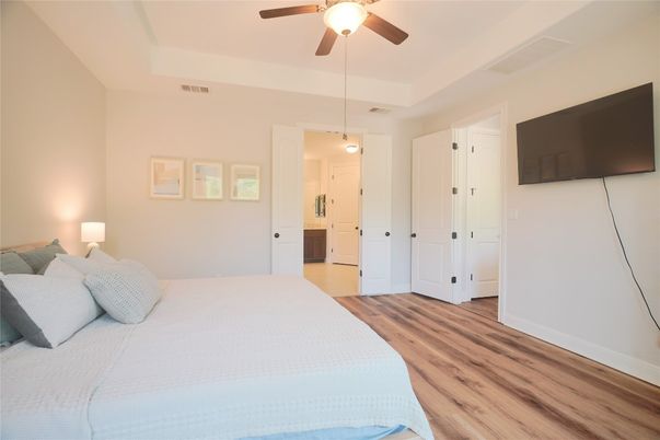 Bedroom, Interior, Pendant Lights, Wood Texture Flooring