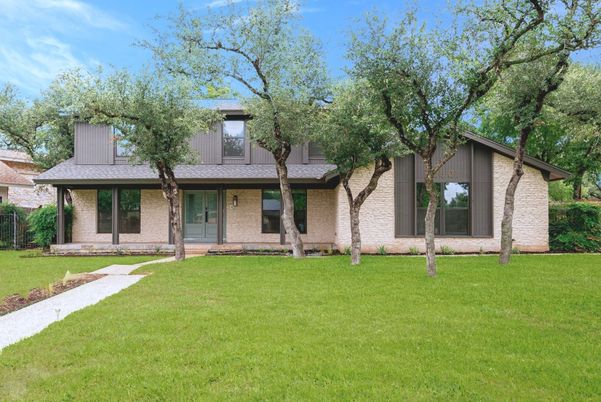 Exterior, Facade, Brick Facade, Farmhouse