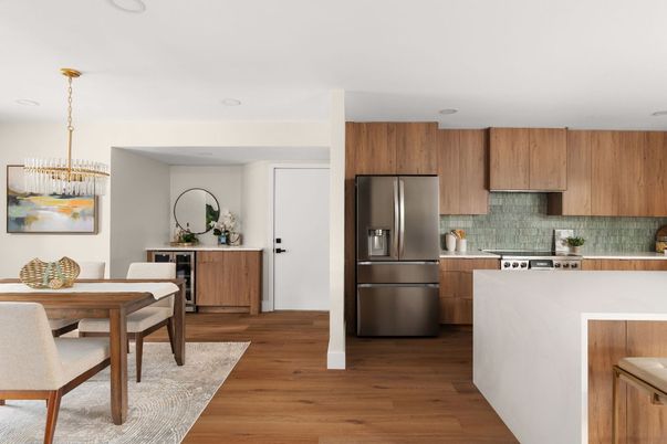 Chandelier, Dining room, Interior, Kitchen, Recessed Lighting, Stainless Steel Appliances, Wood Texture Flooring