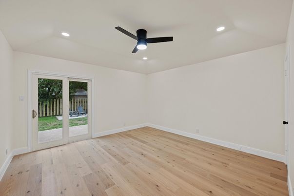 Empty room, Interior, Recessed Lighting, Wood Texture Flooring