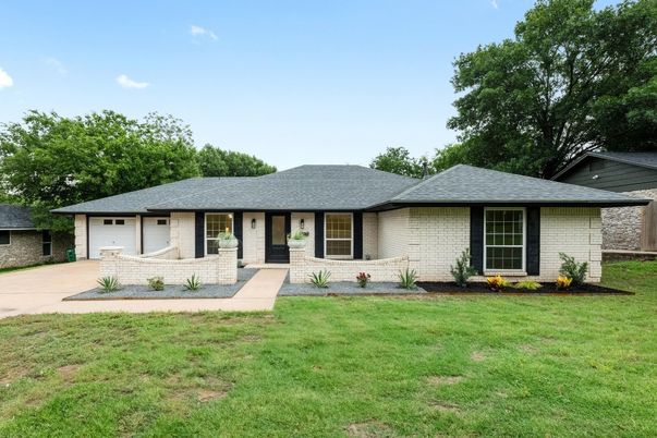 Attached, Backyard, Exterior, Facade, Brick Facade, Ranch