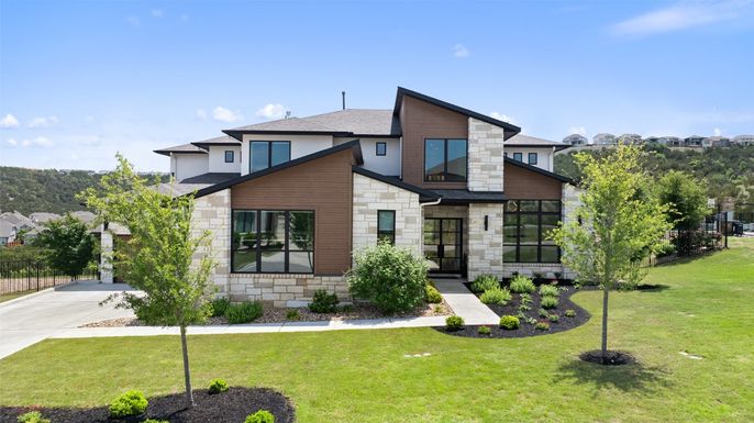 Backyard, Exterior, Facade, Modern