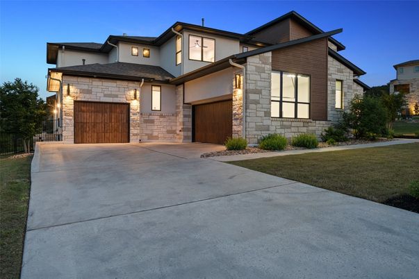 Attached, Exterior, Facade, Modern