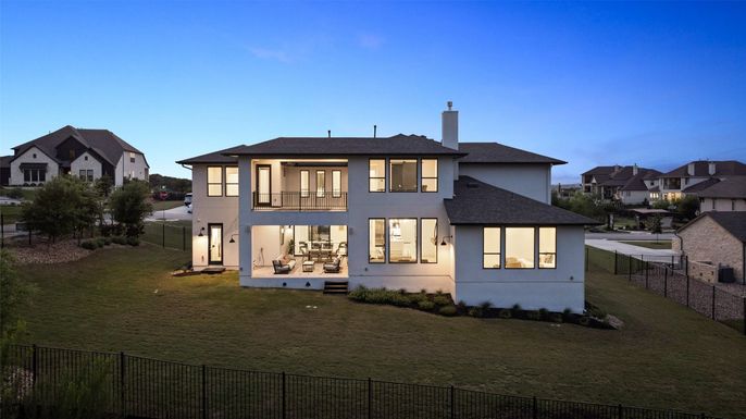 Backyard, Exterior, Facade, Modern
