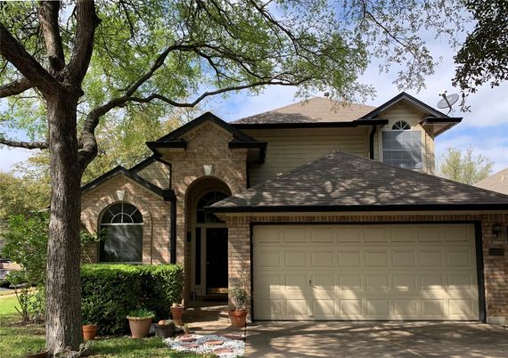 Attached, Exterior, Facade, Brick Traditional