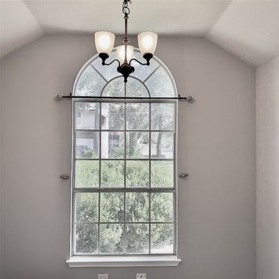 Chandelier, Interior