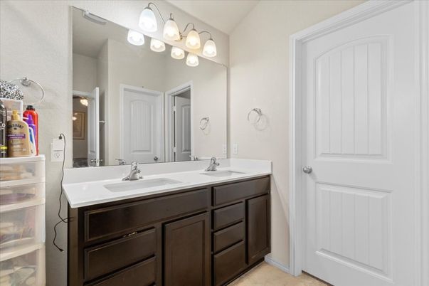 Bathroom, Dual Sink Vanities, Interior