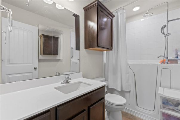 Bathroom, Interior, Recessed Lighting