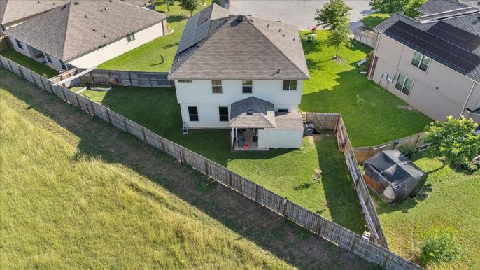Exterior, Drone