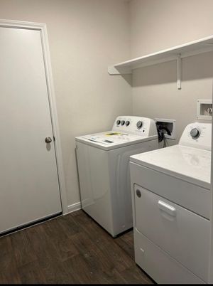 Interior, Washer, Wood Texture Flooring