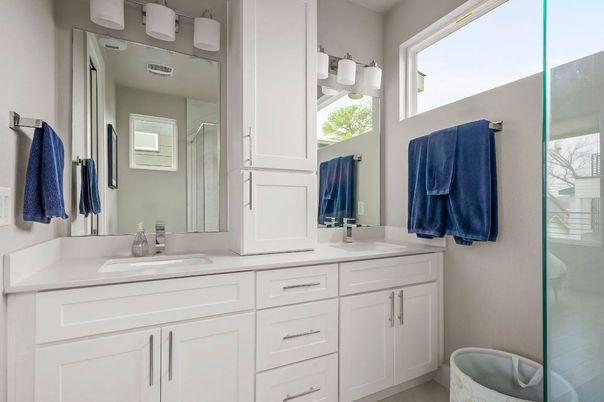 Bathroom, Dual Sink Vanities, Interior