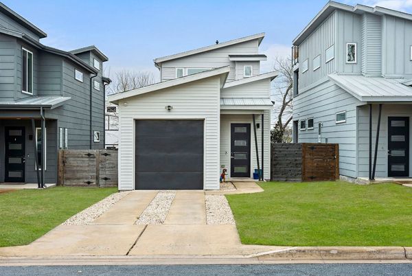 Attached, Exterior, Facade, Farmhouse