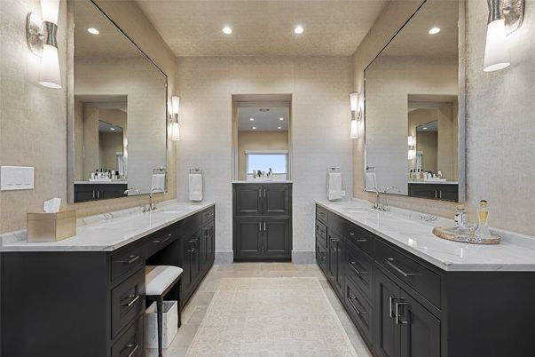 Bathroom, Dual Sink Vanities, Interior, Recessed Lighting