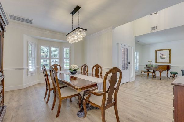 Chandelier, Dining room, Interior, Piano, Wood Texture Flooring