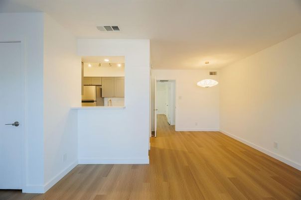 Interior, Kitchen, Pendant Lights, Wood Texture Flooring