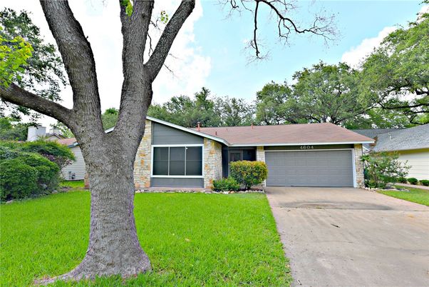 Attached, Exterior, Facade, Ranch
