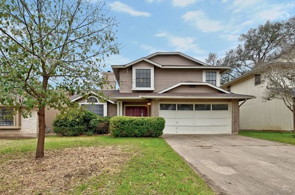 Attached, Exterior, Facade, Brick Facade, American Craftsman