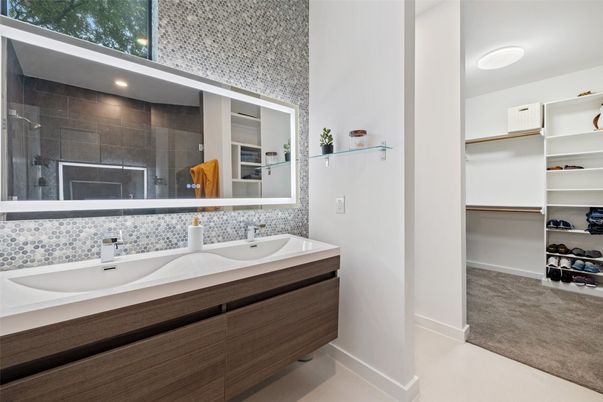 Bathroom, Dual Sink Vanities, Interior, Recessed Lighting