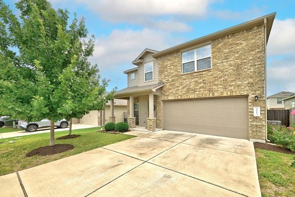 Attached, Exterior, Facade, Brick Traditional