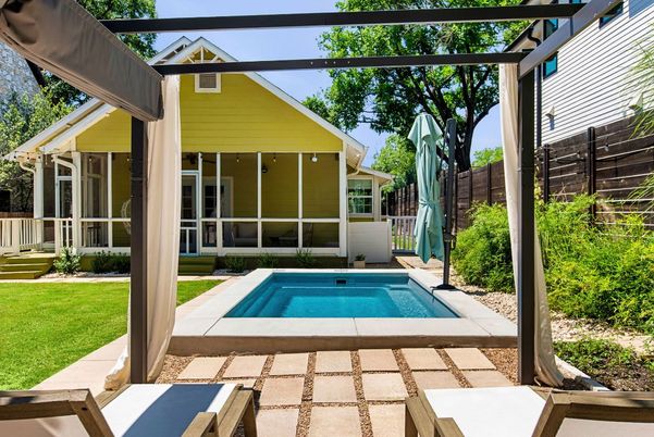 Exterior, Pool
