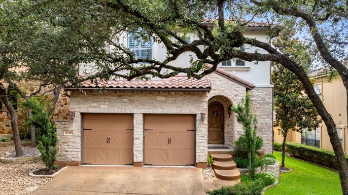 Attached, Exterior, Facade, Mediterranean