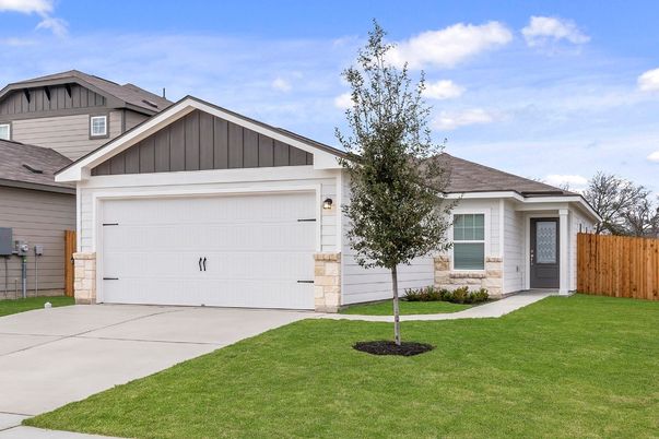 Attached, Exterior, Facade, Ranch