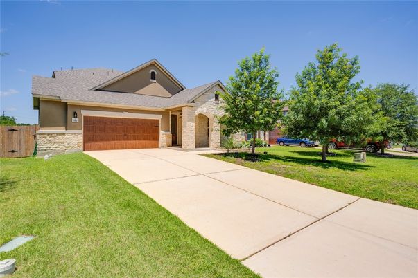 Attached, Exterior, Facade, Ranch