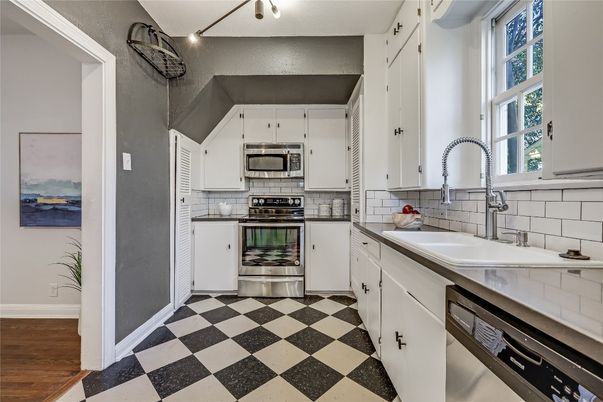 Interior, Kitchen, Stainless Steel Appliances