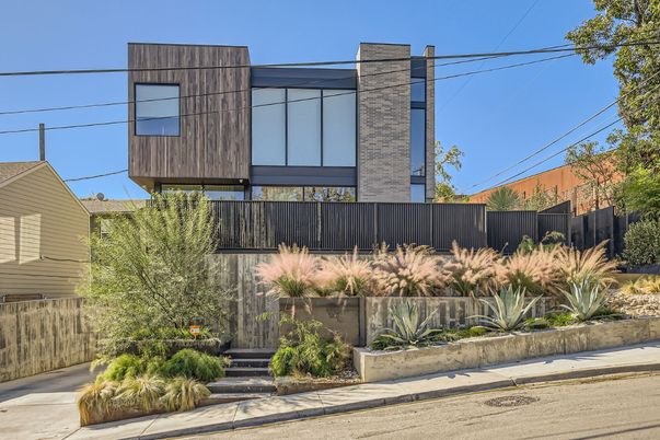 Exterior, Facade, Modern