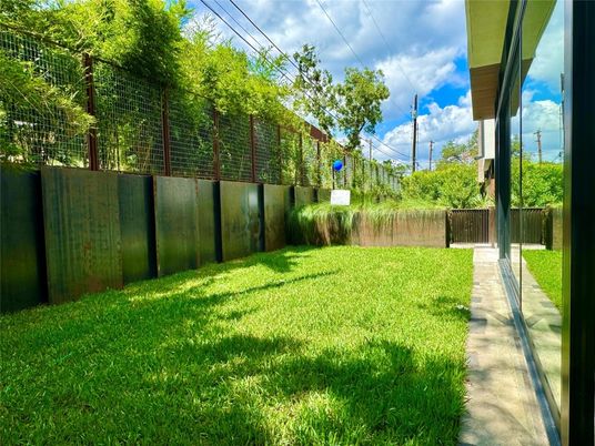 Backyard, Exterior