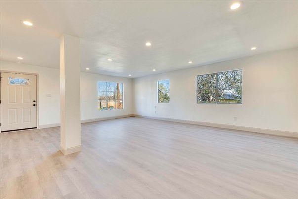 Empty room, Interior, Recessed Lighting, Wood Texture Flooring