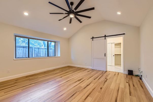 Empty room, Interior, Recessed Lighting, Wood Texture Flooring