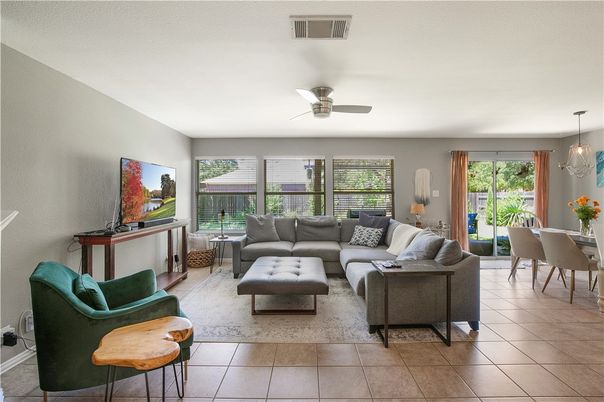 Dining room, Interior, Living room, Pendant Lights