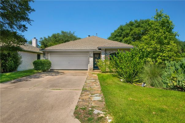 Attached, Exterior, Facade, Ranch