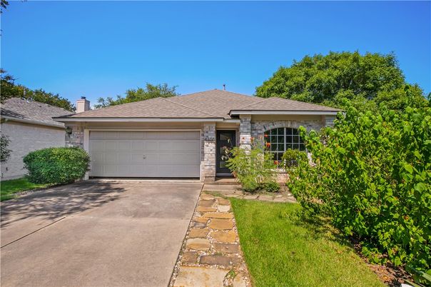 Attached, Exterior, Facade, Ranch