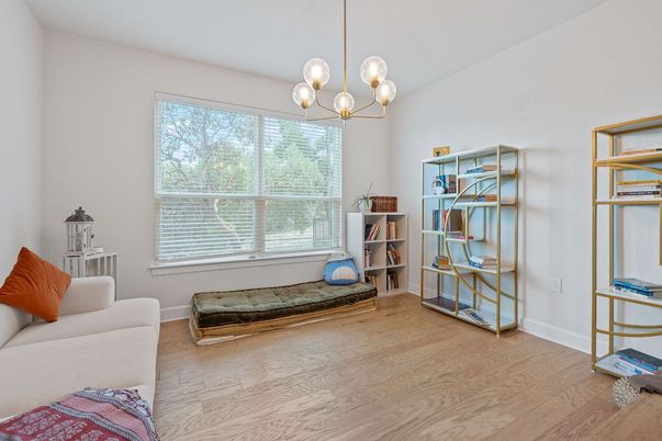 Interior, Pendant Lights, Wood Texture Flooring